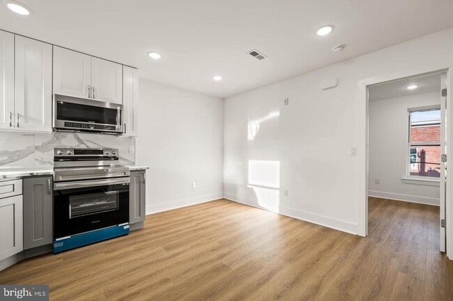 Building Photo - 2104 N 8th St