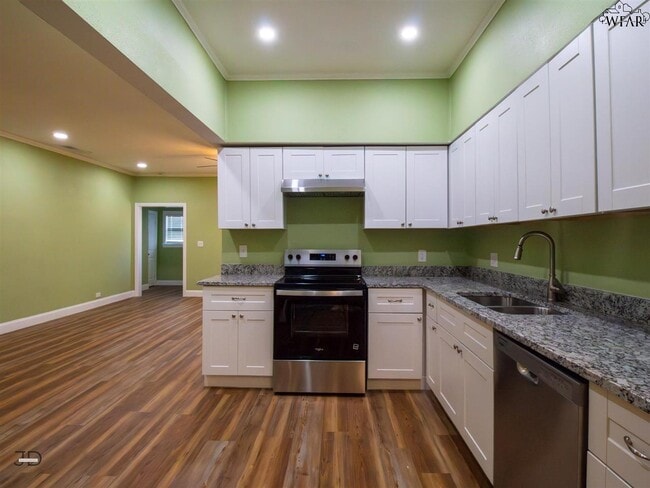Building Photo - 207 E Ida Ave