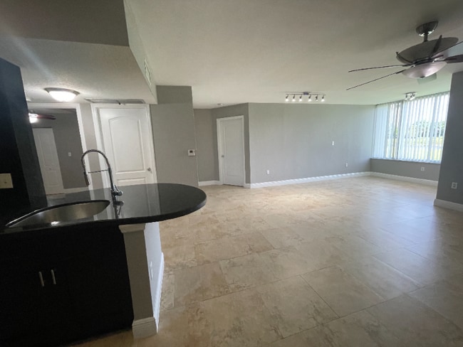 Building Photo - 2871 N Oakland Forest Dr