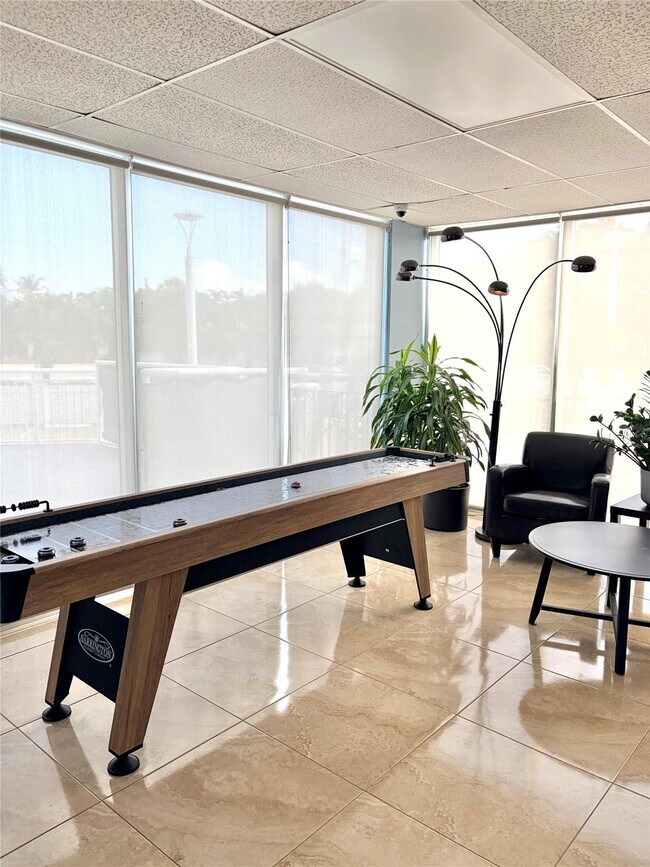 Building Photo - 2701 N Ocean Blvd