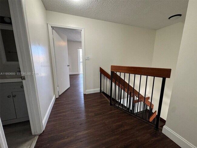 Building Photo - 6255 SW 129th Pl