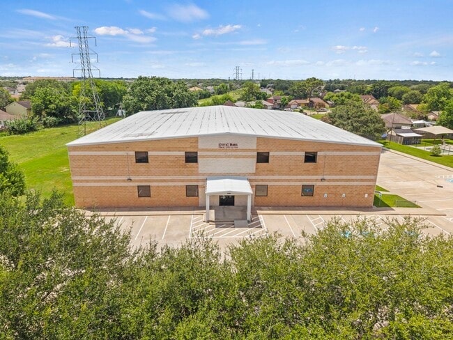 Building Photo - 16723 Running Quail Ct