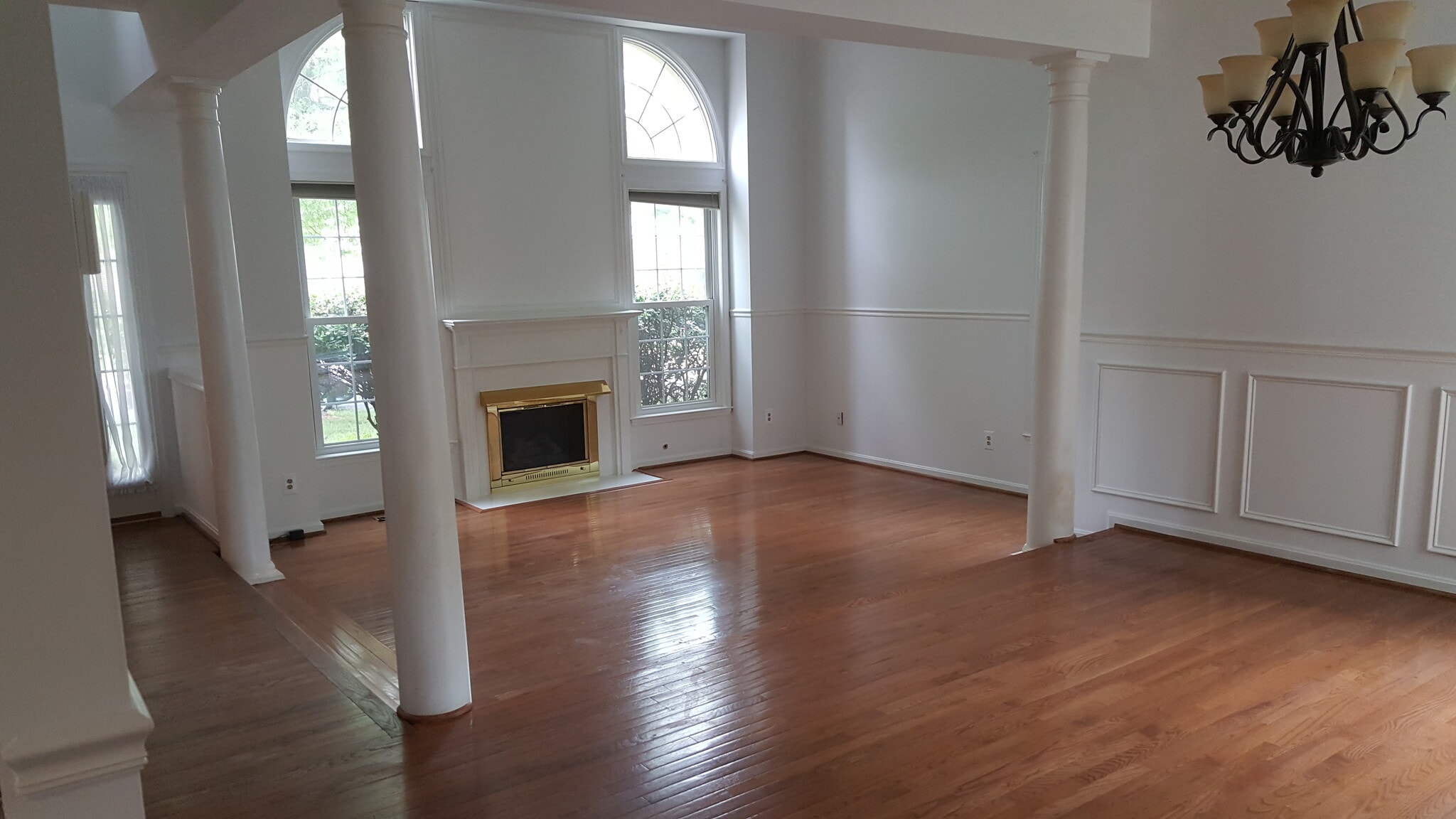 Living Room - 5506 Village Center Dr