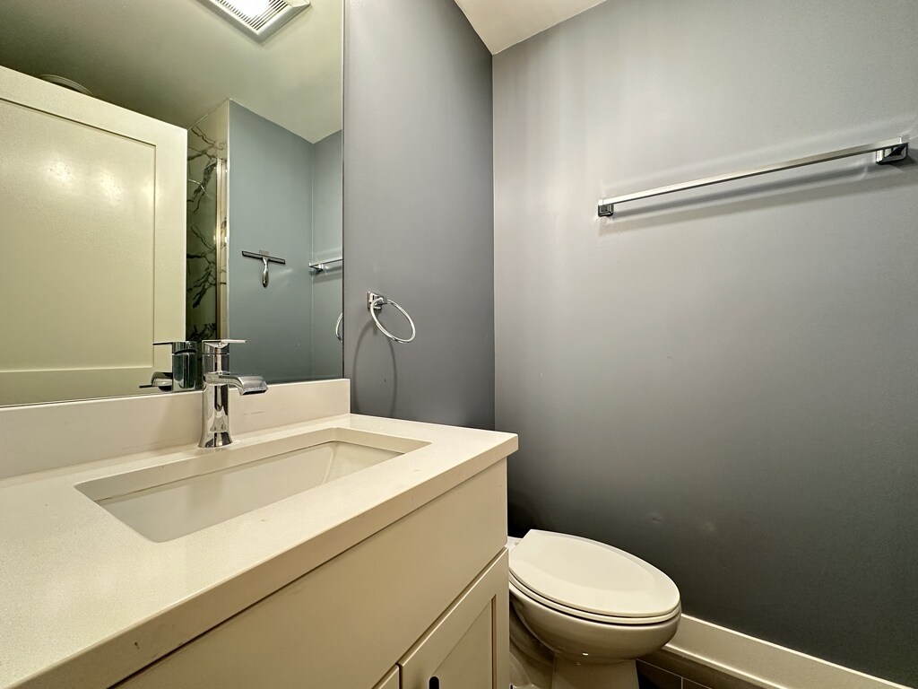 Building Photo - 3477 S Archer Ave