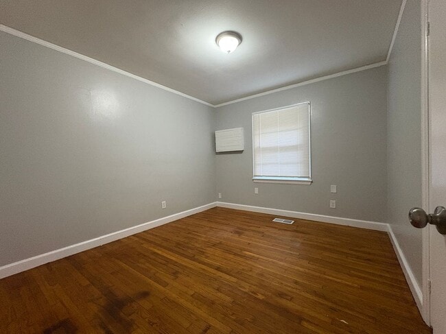 Building Photo - 3604 Pelzer Ave