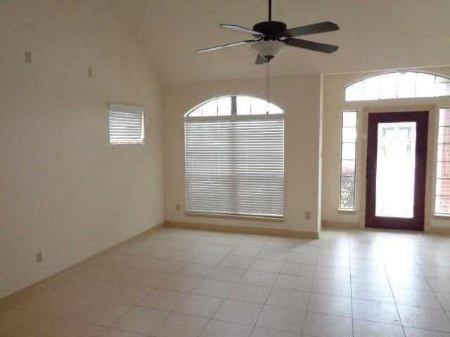 Building Photo - 10205 Wood Fern Ct