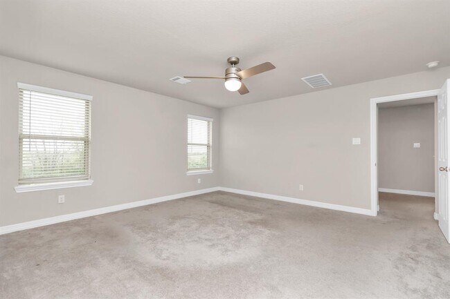 Building Photo - 1517 Portola Dr