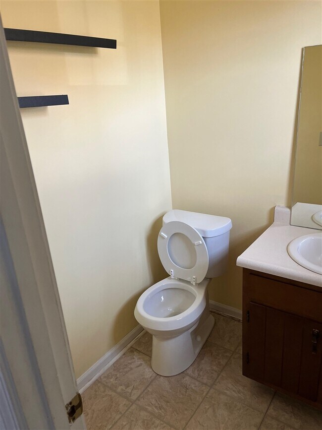 Building Photo - 1012 Windview Pl