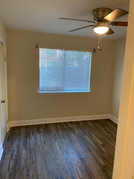 Building Photo - 13246 Sharpbill Dr