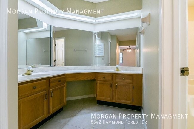 Building Photo - 8642 Hammond Forest Dr