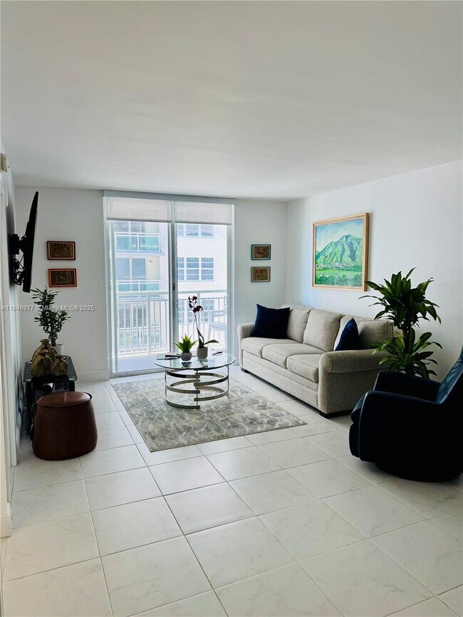 Primary Photo - 6969 Collins Ave