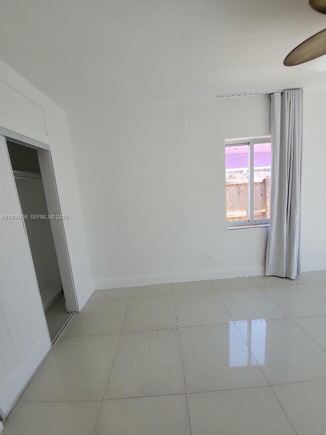 Building Photo - 7707 Hawthorne Ave