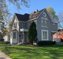 Building Photo - 1104 N 5th St