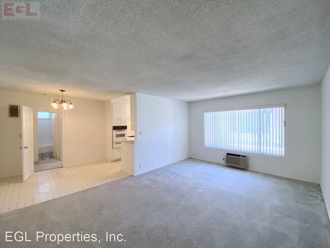 Building Photo - 823 N Hudson Ave