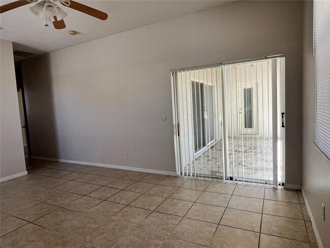 Building Photo - 209 Round Man St