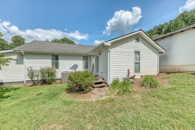 Building Photo - 222 Hulen Ave