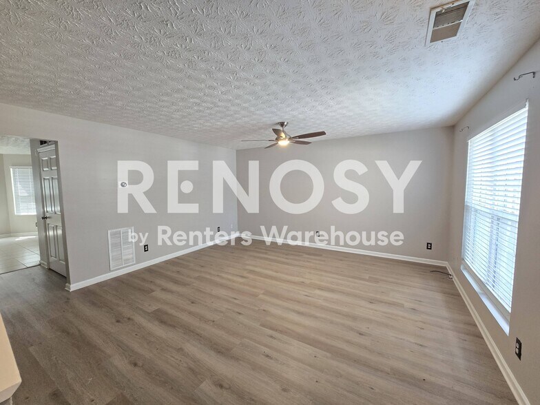 Building Photo - 5533 Strathmoor Manor Cir