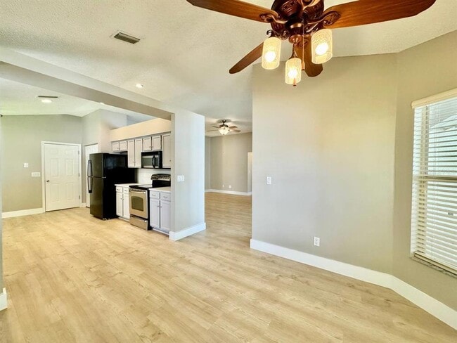 Building Photo - 13514 Colorado Pl