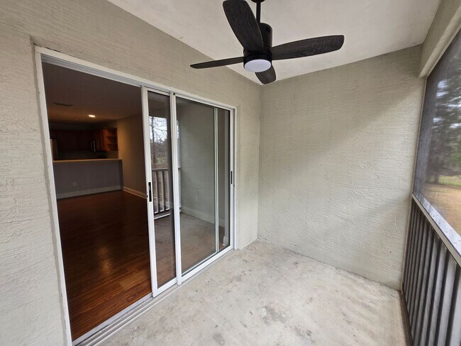 Building Photo - 3BR/3BA Two-Story Quad – Prime Location & Move-In Ready!