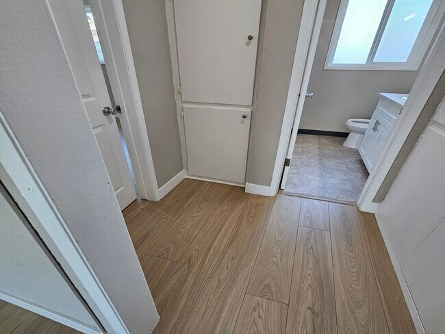 Building Photo - Villa Capri