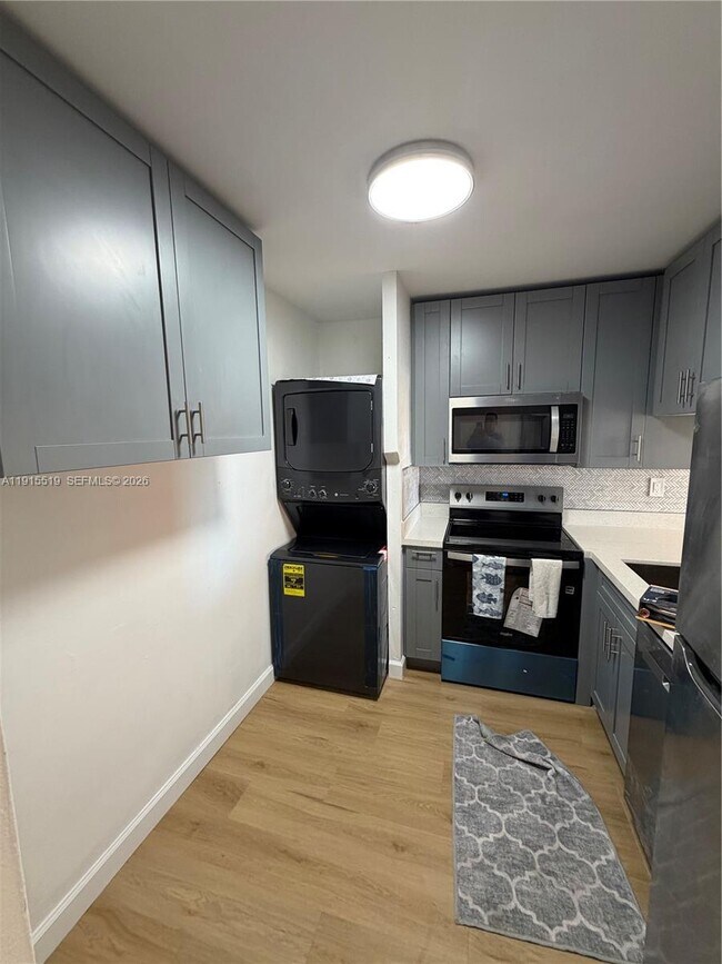 Building Photo - 440 E 23rd St