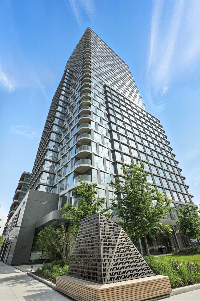 Building Photo - 1110 W Carroll Ave