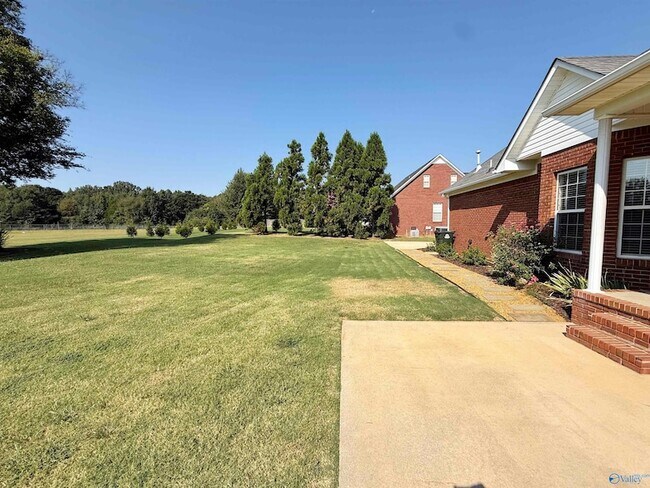 Building Photo - 17916 Remington Dr