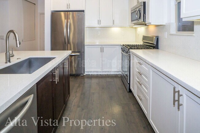 Building Photo - 2549 Aperture Cir