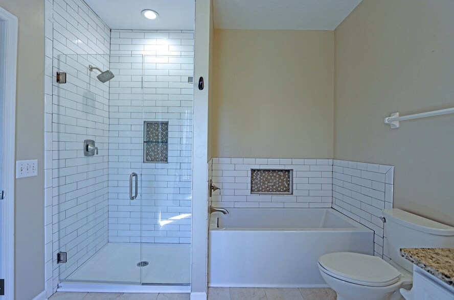 Building Photo - 6017 Craughwell Ln