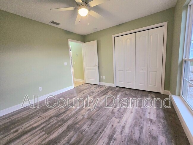 Building Photo - 603 Diamonte Cir