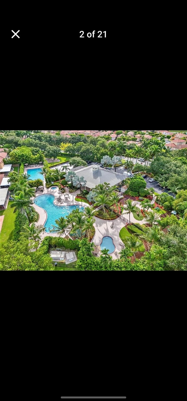 Building Photo - 2507 NE 41st Terrace