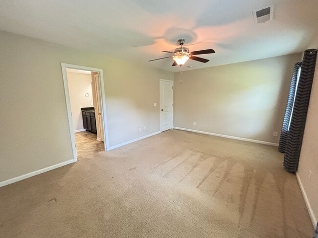 Building Photo - Modern 2-Bedroom Suite Home Near Hospitals...