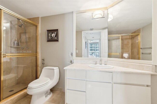 Building Photo - 16711 Collins Ave
