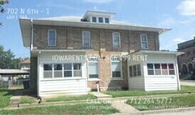 Building Photo - 702 N 6th-1