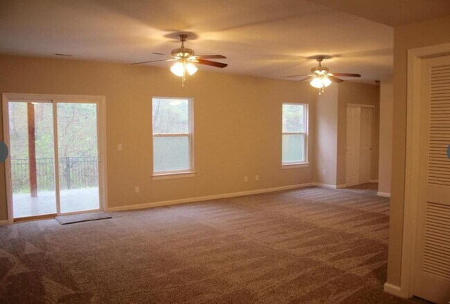 Building Photo - Spacious Ranch Home with Finished Lower Level in Herculaneum