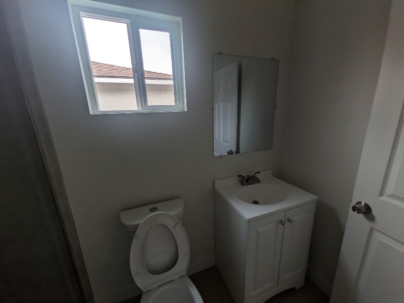 Building Photo - 6164 Ibbetson Ave