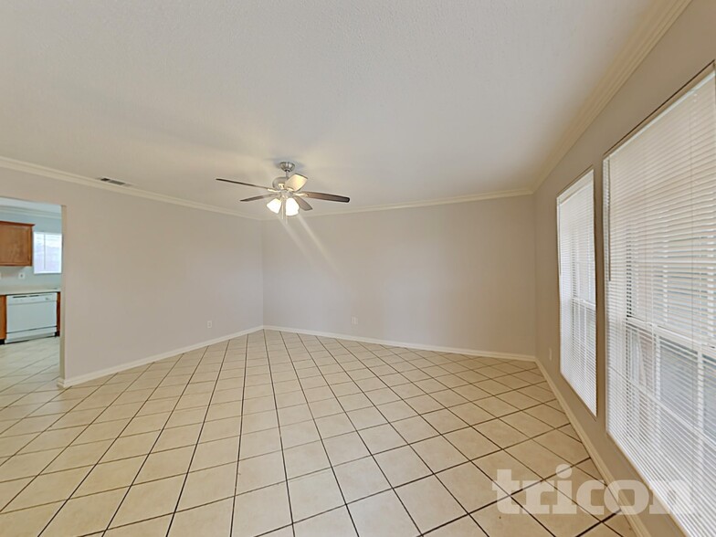 Building Photo - 3022 Autumn Run Dr