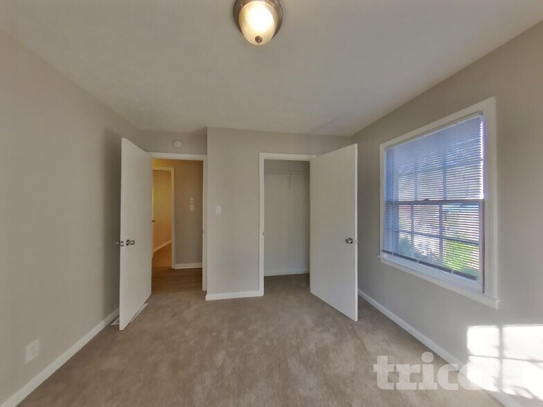 Building Photo - 199 Kings Ct NW