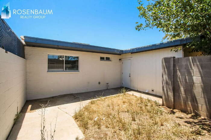 Building Photo - 644 S Mesa Dr