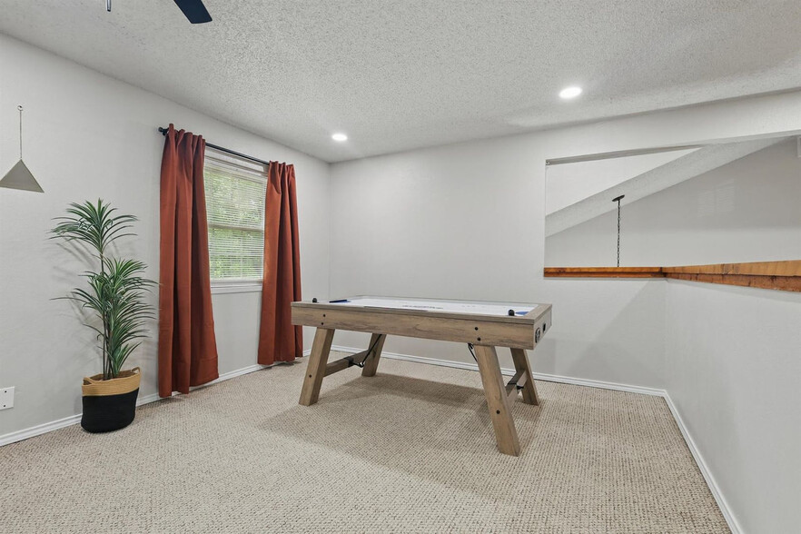 Building Photo - 5830 Jester Dr