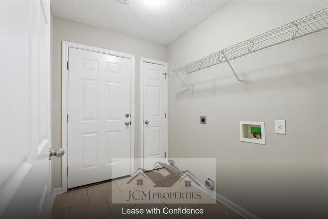 Building Photo - 2001 Polk Ln