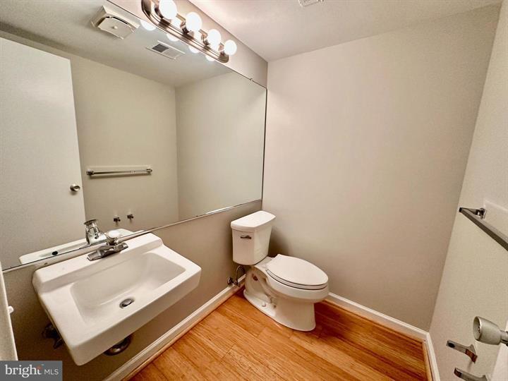 Building Photo - 1526 Scandia Cir