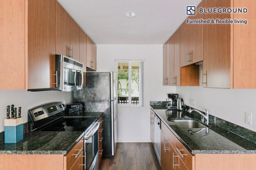 Building Photo - 10870 N Stelling Rd