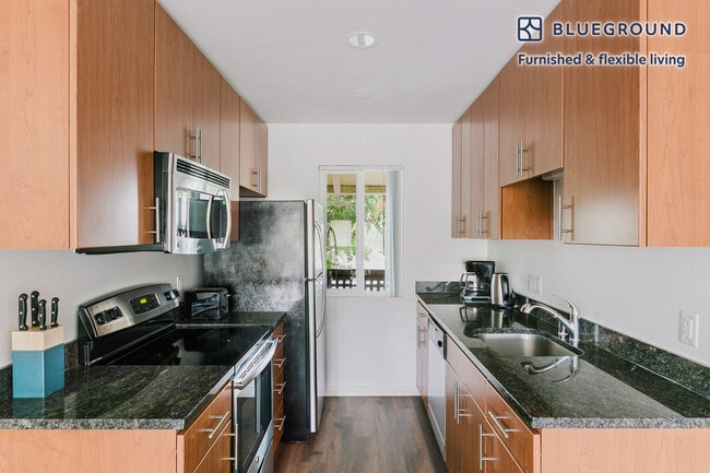 Building Photo - 10870 N Stelling Rd