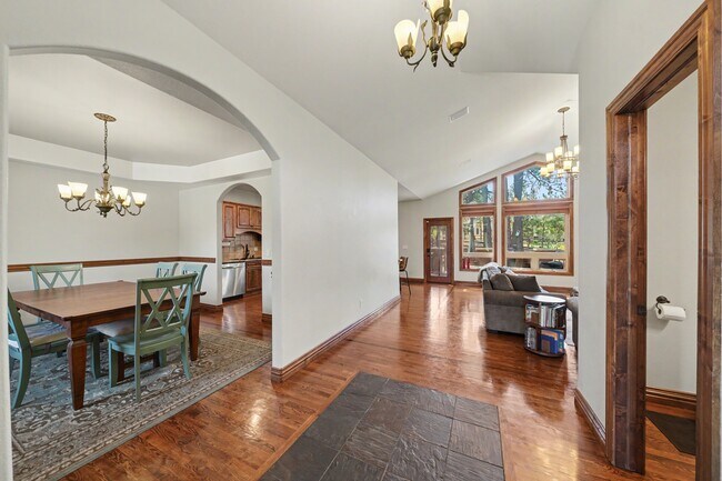 Building Photo - 18145 Bakers Farm Rd