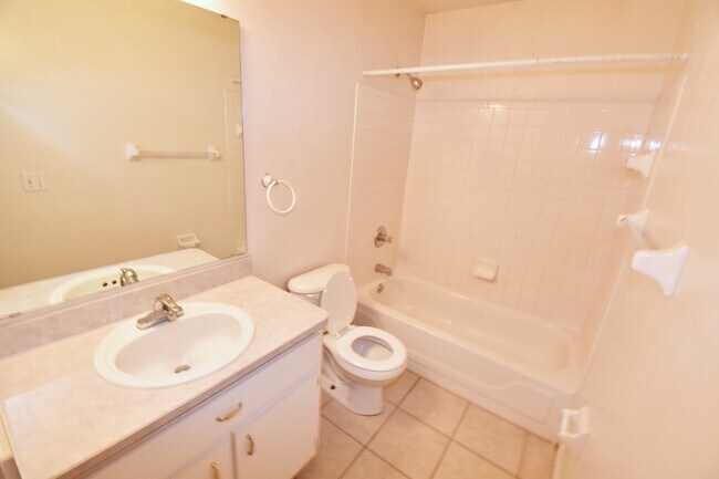 Building Photo - * RENT SPECIAL $200 OFF RENT NEW PRICE $21...