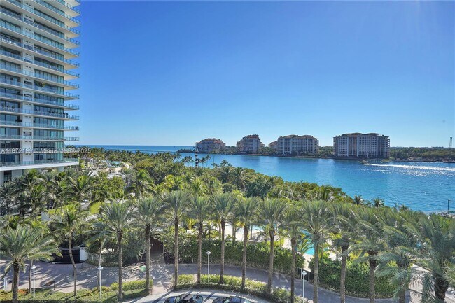 Building Photo - 1000 South Pointe Dr