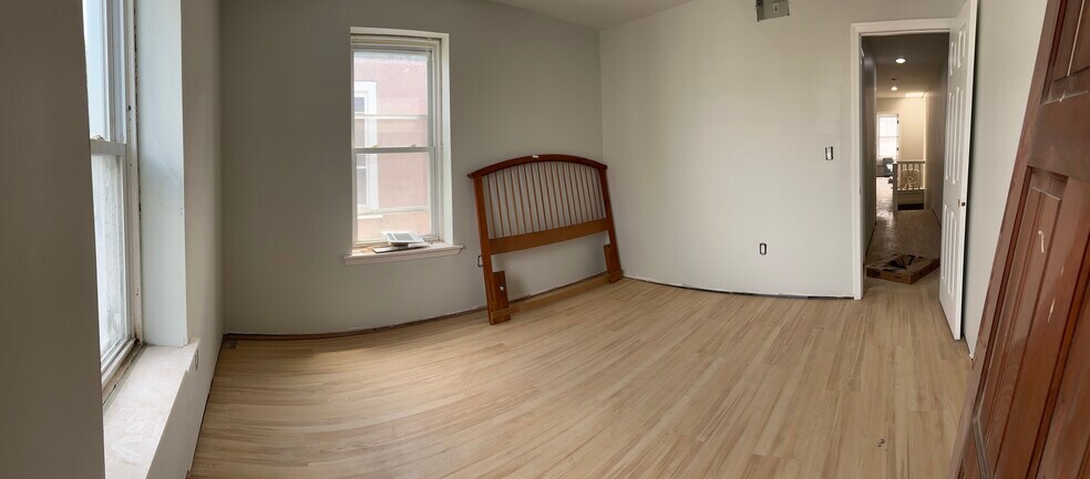 Building Photo - 4025 Spring Garden St