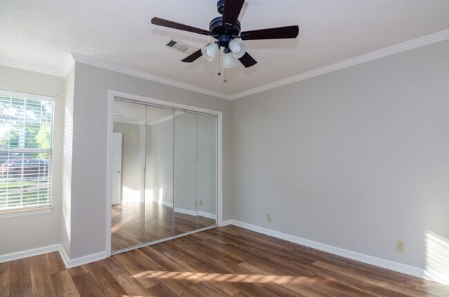 Building Photo - 313 Yorkshire Cir