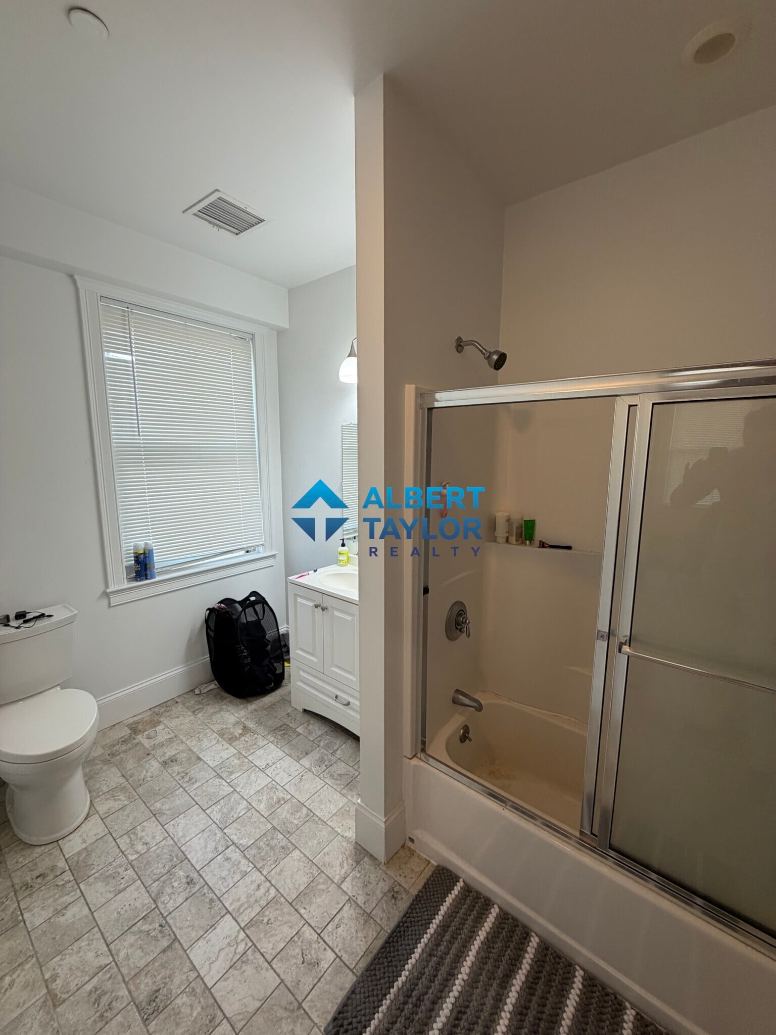 Building Photo - 145 Cedar St